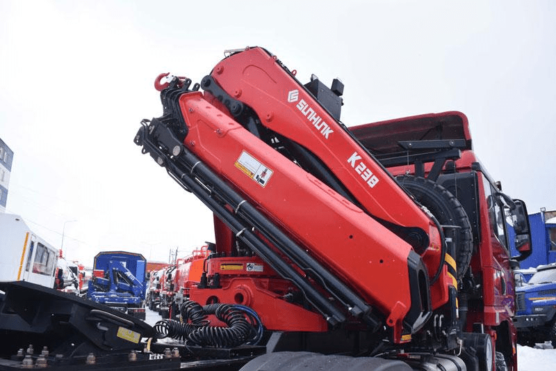 Кран-манипулятор SUNHUNK K238 на шасси Shacman 6×6, борт 6500 мм