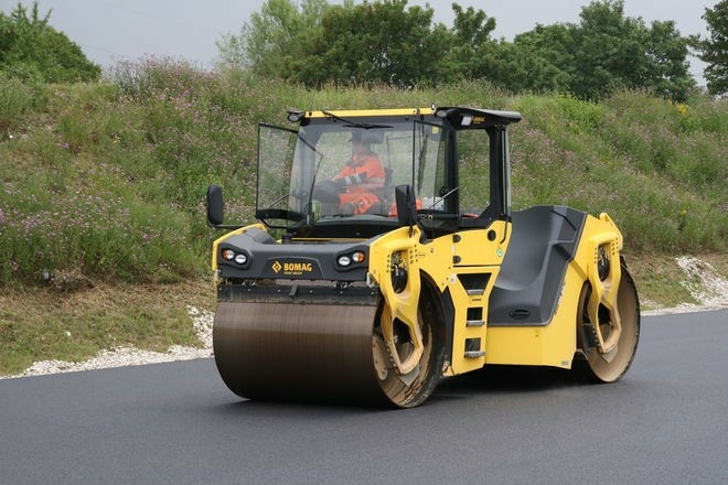 Каток тандемный BOMAG BW 206 AD-50 AM
