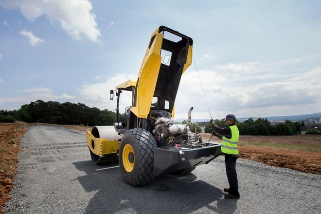 Грунтовый каток BOMAG BW 211 D-5