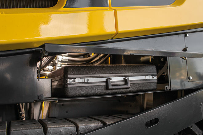 Асфальтоукладчик BOMAG BF 600 C-2