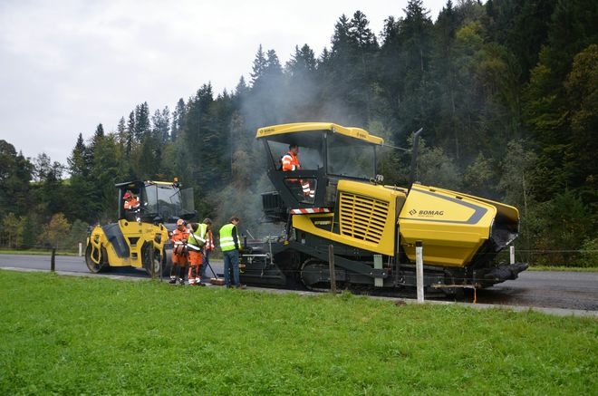 Асфальтоукладчик BOMAG BF 600 C-2