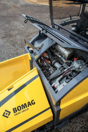 Асфальтоукладчики BOMAG Перегружатель BMF 2500 S