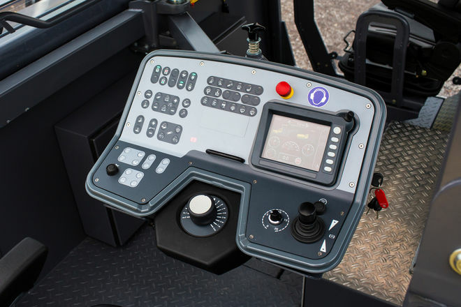 Асфальтоукладчики BOMAG Перегружатель BMF 2500 S