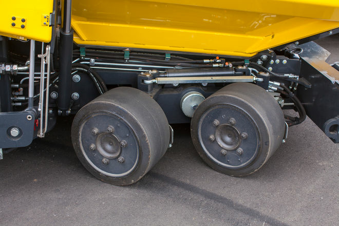 Асфальтоукладчик BOMAG BF 600 P-2