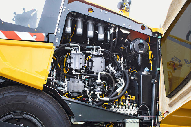 Асфальтоукладчик BOMAG BF 600 P-2