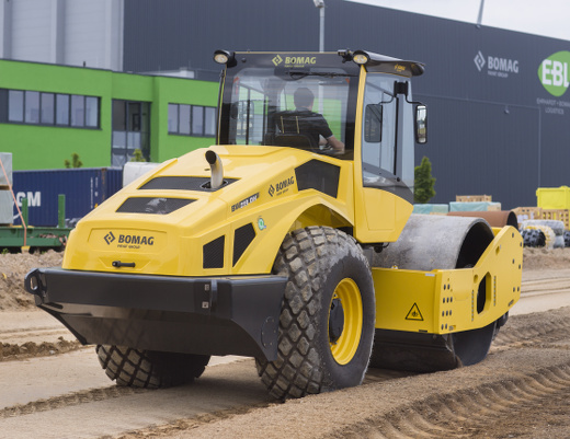 Каток грунтовый BOMAG BW 219 D-5