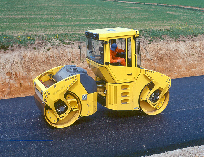 Каток тандемный BOMAG BW 161 AD-4