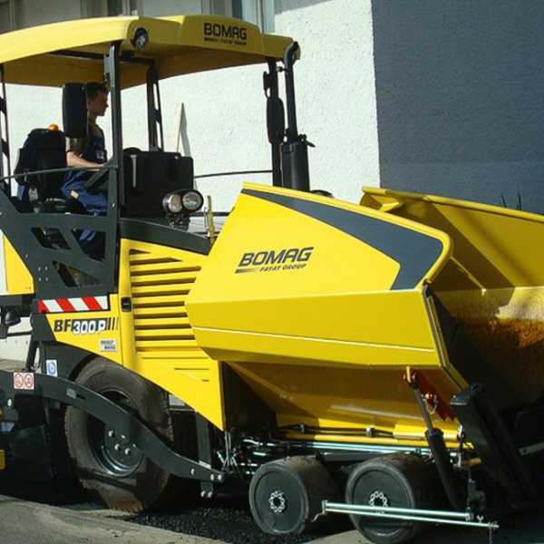Асфальтоукладчик BOMAG BF 300 C
