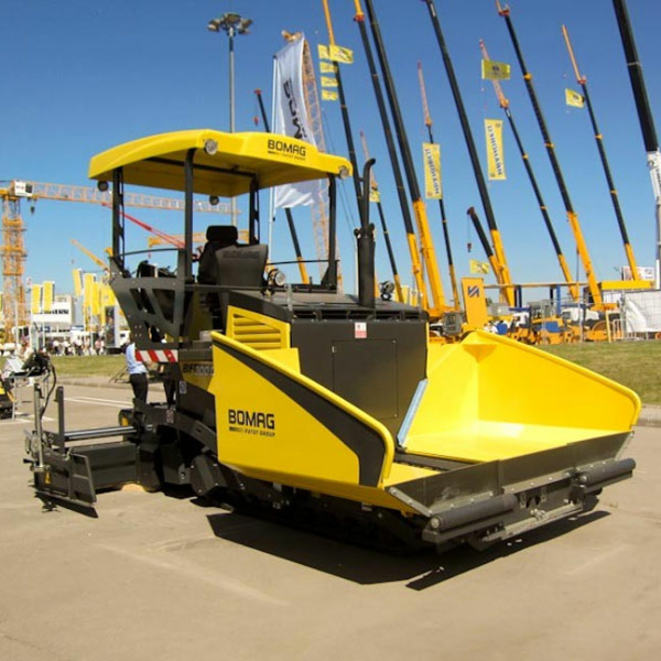 Асфальтоукладчик BOMAG BF 300 C