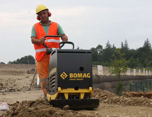 Виброплита реверсивная BOMAG BPR 60/65 D