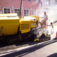 Асфальтоукладчик BOMAG BF 223 C