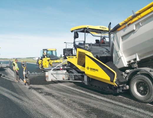 Асфальтоукладчик BOMAG BF 900 C