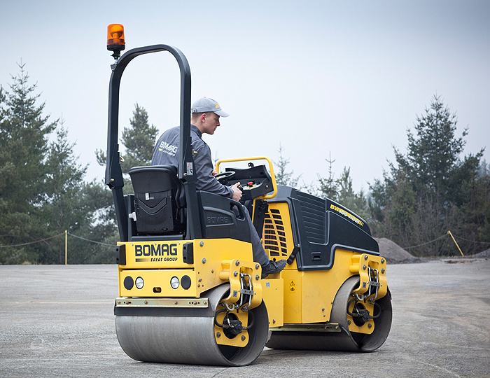 Каток тандемный BOMAG BW 100 ADM-5