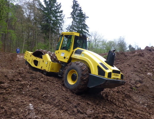Каток грунтовый BOMAG BW 219 PD-4