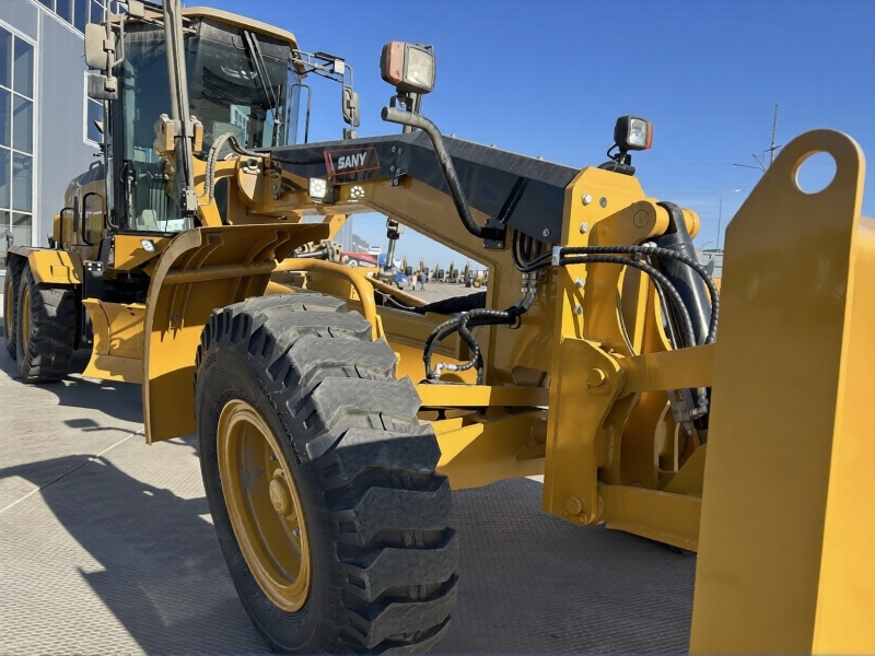 Грейдеры SANY Автогрейдер STG190C-10S